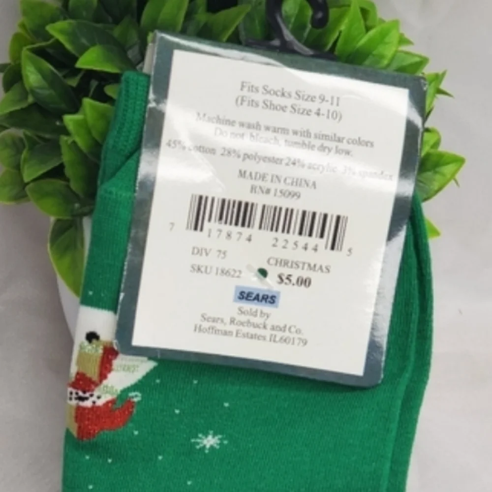 ◇ Novelty Snowman Christmas Socks Let it Snow Green and White Size 9-11